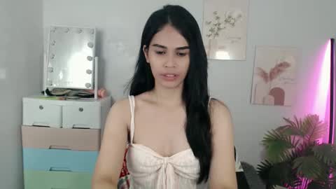 MOMIKHEM online show from May 11, 4:48 pm