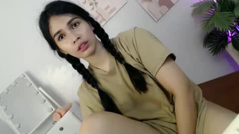 MOMIKHEM online show from May 26, 6:31 am