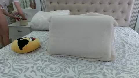 Snapshot of mommy4y chatting on May 13, 5:49 am Amy online show from May 13, 5:49 am