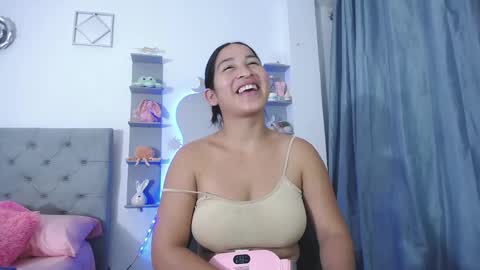Snapshot of mommy_dulce chatting on April 16, 1:39 am ANDREA online show from April 16, 1:39 am