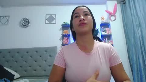 Snapshot of mommy_dulce chatting on May 9, 1:33 am ANDREA online show from May 9, 1:33 am
