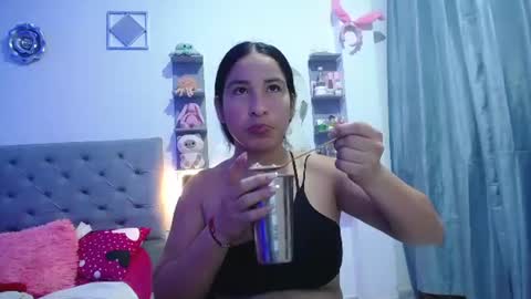 Snapshot of mommy_dulce chatting on June 24, 1:04 am ANDREA online show from June 24, 1:04 am