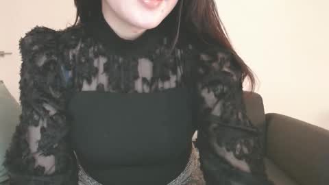 Momo online show from December 10, 12:49 pm