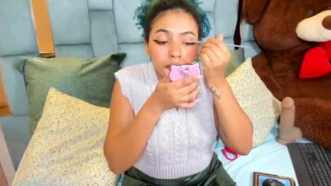 Momo  online show from September 22, 1:29 am