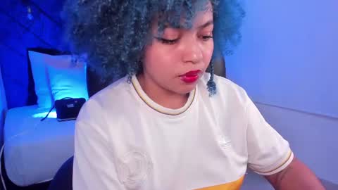 Momo  online show from June 21, 4:48 am