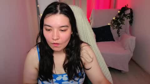 Momo online show from May 18, 4:07 am