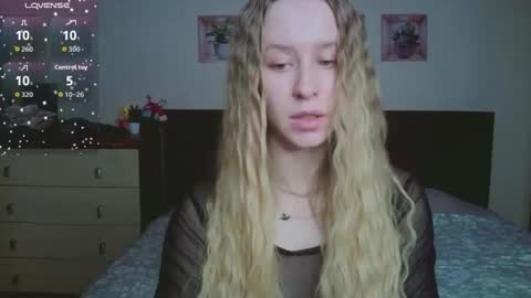 Mona online show from February 10, 1:48 pm