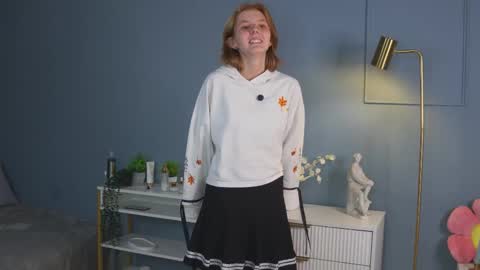 Mona online show from October 12, 7:29 am