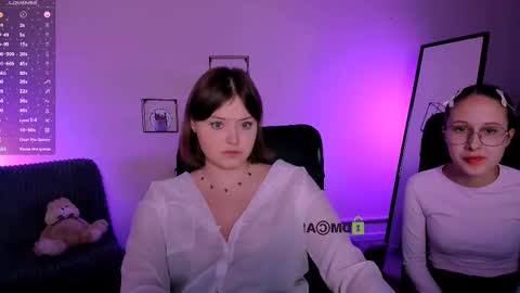 Snapshot of mona_cloud chatting on September 29, 7:40 pm Mona online show from September 29, 7:40 pm