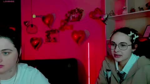 Snapshot of mona_cloud chatting on February 13, 8:27 pm Mona online show from February 13, 8:27 pm