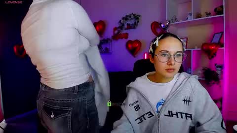 Snapshot of mona_cloud chatting on February 17, 8:26 pm Mona online show from February 17, 8:26 pm