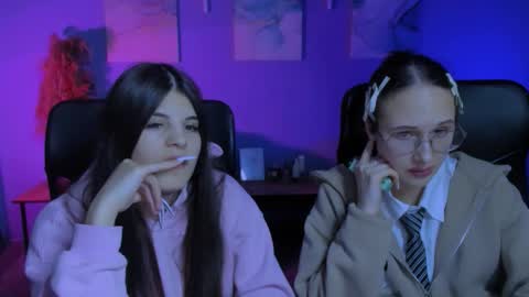 Snapshot of mona_cloud chatting on March 27, 8:19 pm Mona online show from March 27, 8:19 pm