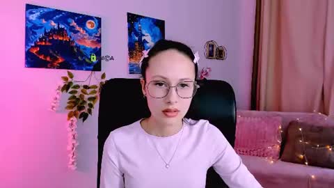 Mona  online show from July 27, 8:32 am