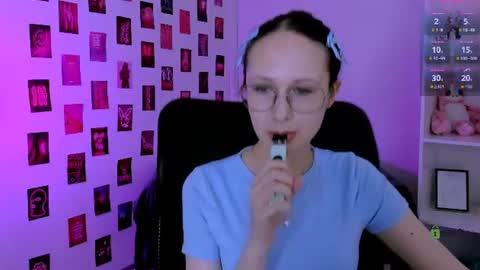 Mona  online show from July 28, 7:39 pm