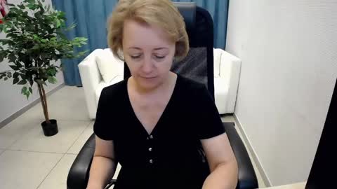 Mona online show from June 7, 11:58 am