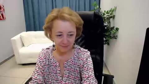 Mona online show from June 12, 11:53 am