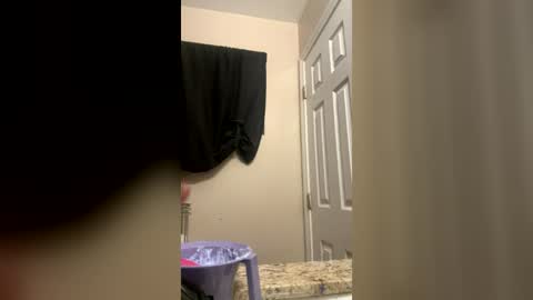 Snapshot of monab9292 chatting on August 5, 3:53 am monab9292 online show from August 5, 3:53 am