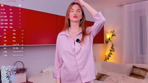 Snapshot of monabrickell chatting on October 8, 7:33 pm Mona online show from October 8, 7:33 pm