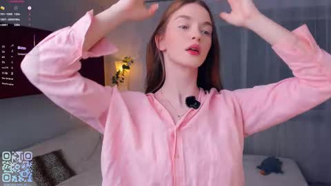 Snapshot of monabrickell chatting on October 18, 7:58 pm Mona online show from October 18, 7:58 pm