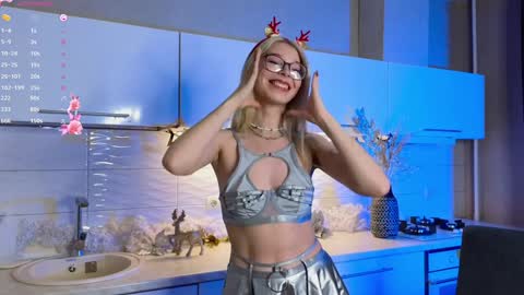 Snapshot of monahase chatting on December 24, 5:13 pm Mona online show from December 24, 5:13 pm