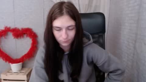 monakali online show from October 3, 6:43 am