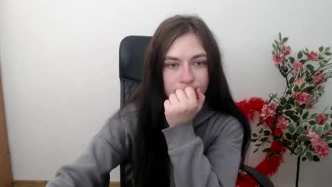 monakali online show from November 4, 7:07 am