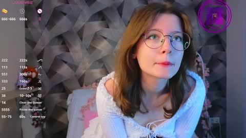 Mona online show from December 5, 4:03 pm