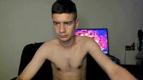 Snapshot of monarquia_ chatting on December 4, 7:56 pm nicolas online show from December 4, 7:56 pm