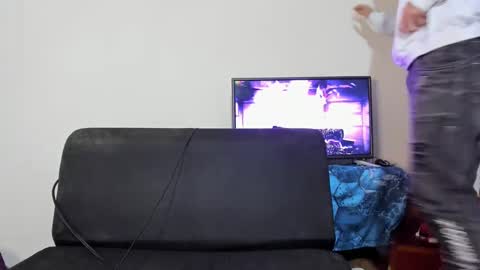 Snapshot of monarquia_ chatting on December 7, 9:55 pm nicolas online show from December 7, 9:55 pm