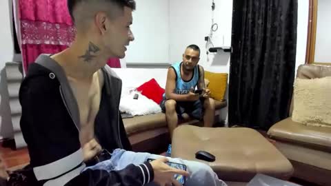 Snapshot of monarquia_ chatting on March 8, 2:26 am nicolas online show from March 8, 2:26 am