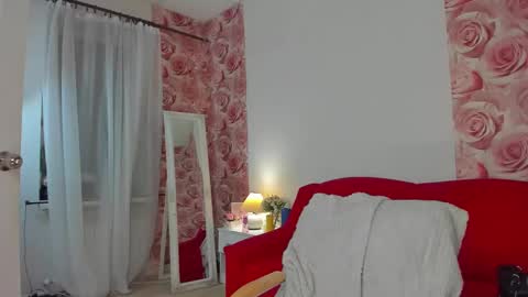 Monica online show from December 18, 7:36 am