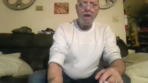 mondaymonday online show from December 15, 11:12 am