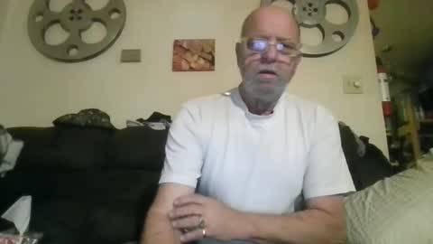 mondaymonday online show from December 16, 12:27 pm
