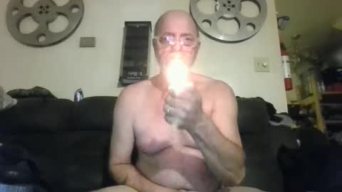 mondaymonday online show from January 1, 3:24 pm