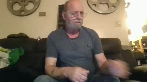 mondaymonday online show from January 3, 5:50 am