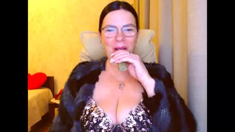 Snapshot of monica1203 chatting on December 15, 4:11 pm monica online show from December 15, 4:11 pm