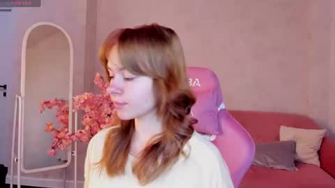 Snapshot of monica_alvarez chatting on June 12, 9:41 am Monica online show from June 12, 9:41 am