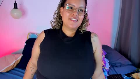aleja      independent model       online show from February 17, 9:41 pm
