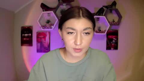 sweet girl and shine body online show from September 27, 10:20 am