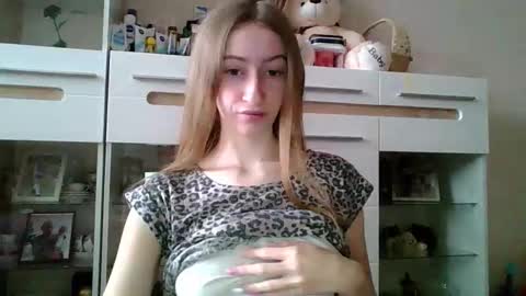 Monica online show from November 23, 11:54 am