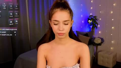 Snapshot of monica_venom chatting on June 10, 1:54 pm Hi Im Monica online show from June 10, 1:54 pm