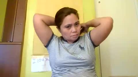 Snapshot of monicabrave79 chatting on May 8, 2:06 am monicabrave79 online show from May 8, 2:06 am