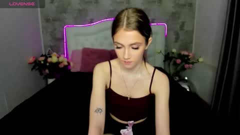 Snapshot of monicagolld chatting on November 3, 3:24 pm MonicaGold online show from November 3, 3:24 pm