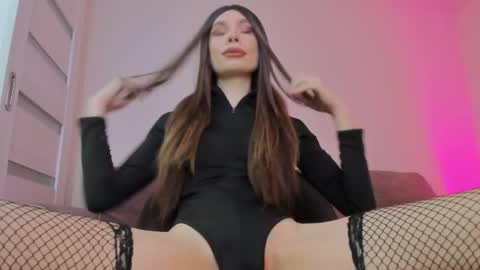 monicastark_ online show from December 17, 4:24 pm