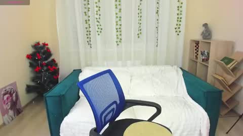 Snapshot of monika_pinch chatting on February 3, 3:59 am Monika online show from February 3, 3:59 am