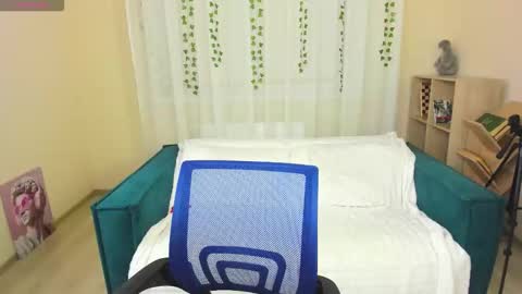 Snapshot of monika_pinch chatting on February 6, 3:55 am Monika online show from February 6, 3:55 am