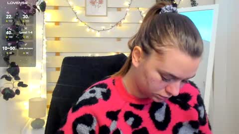 Monika online show from February 8, 1:25 pm