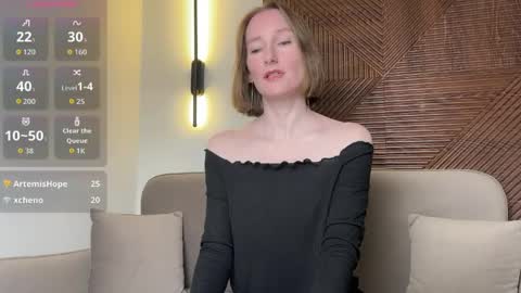 Snapshot of monikabos chatting on April 8, 8:42 pm MonikaBos online show from April 8, 8:42 pm
