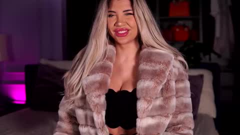 Moni online show from January 5, 5:27 pm