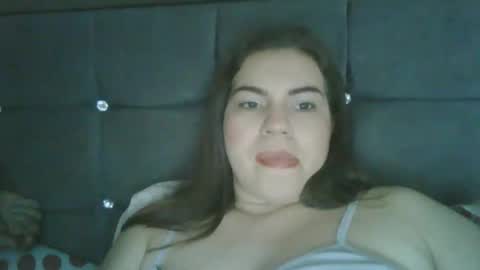 Snapshot of monita1401506 chatting on October 15, 10:10 pm monita1401506 online show from October 15, 10:10 pm